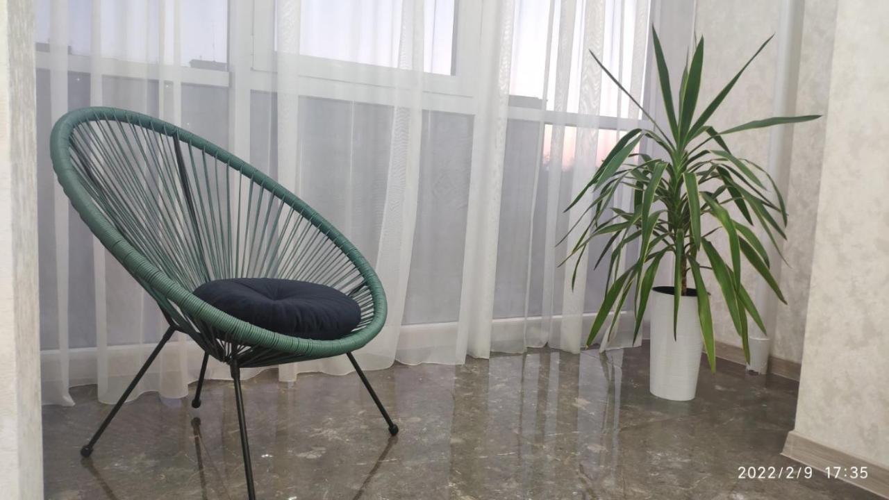 Люкс Апартаменти В Жкарена Та Жк Great House Rivne Exteriör bild